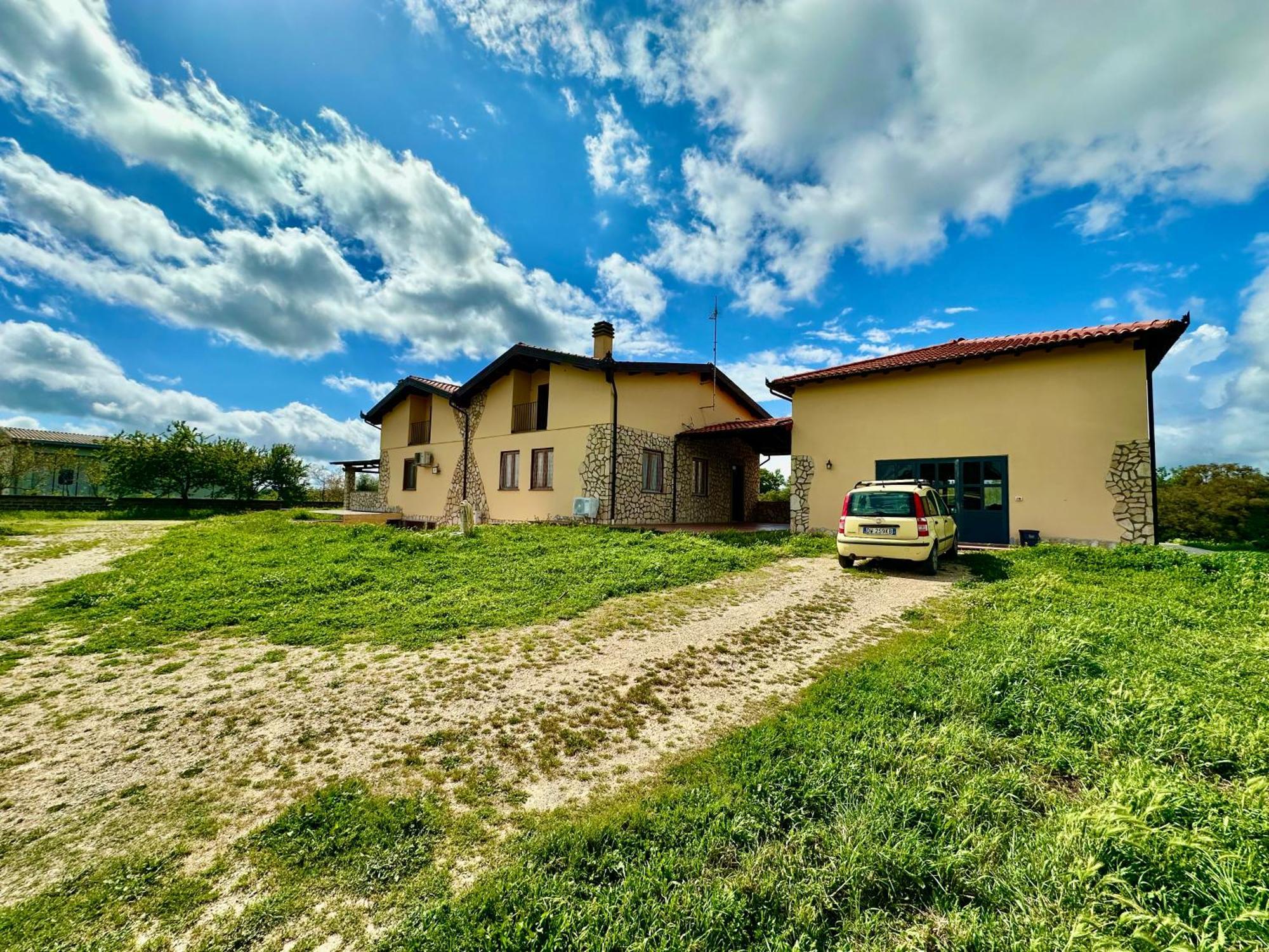 Villa Tuscia Apartments Tuscania Eksteriør billede